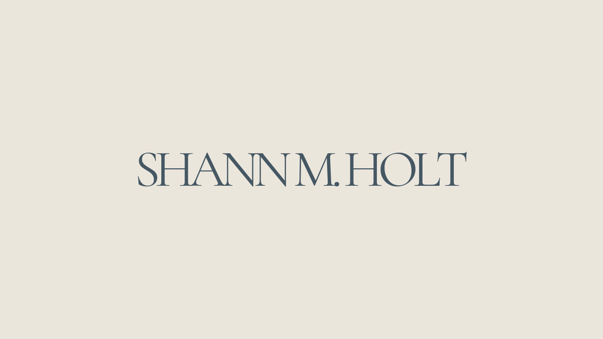 Shann M. Holt Logo